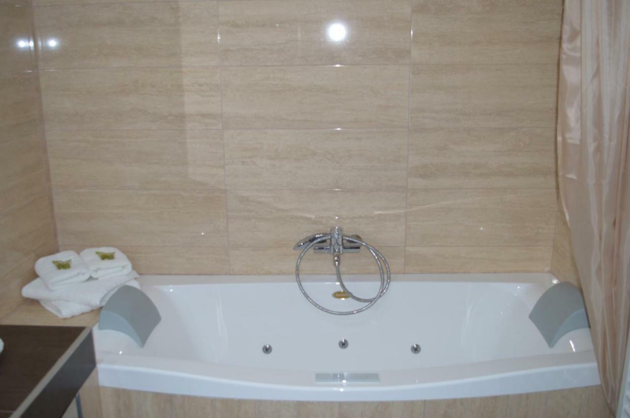 Achillio Hotel Gümülcine Dış mekan fotoğraf